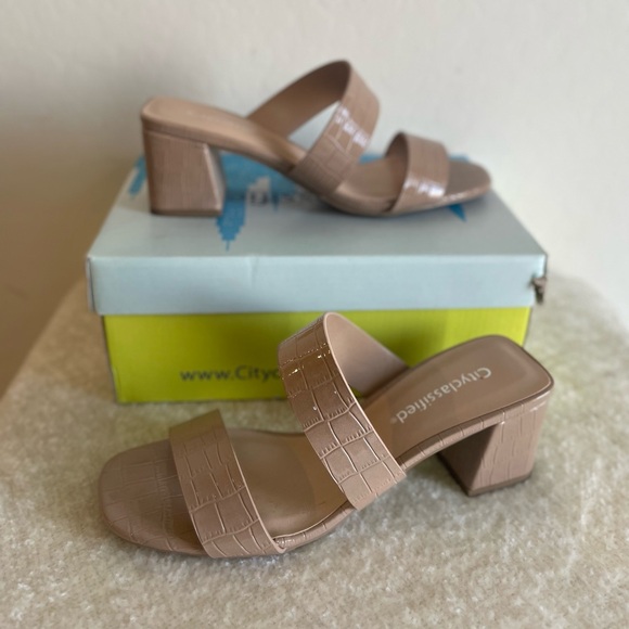 New Nude Slip On Heel Sandals - Picture 3 of 8